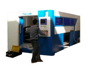 Metal tüp için 2kw fiber optik lazer kesim makinesi ayarlanabilir hız